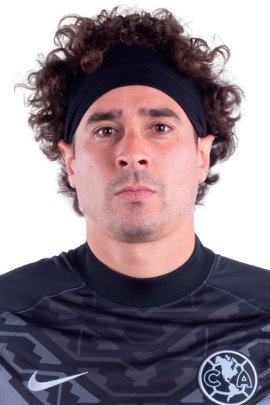 Guillermo Ochoa 2021-2022